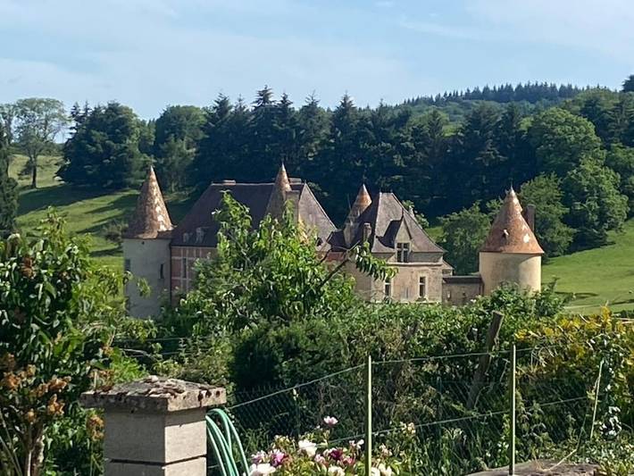 Location de vacances pour 2 personnes, avec Terrasse dans Ménessaire
