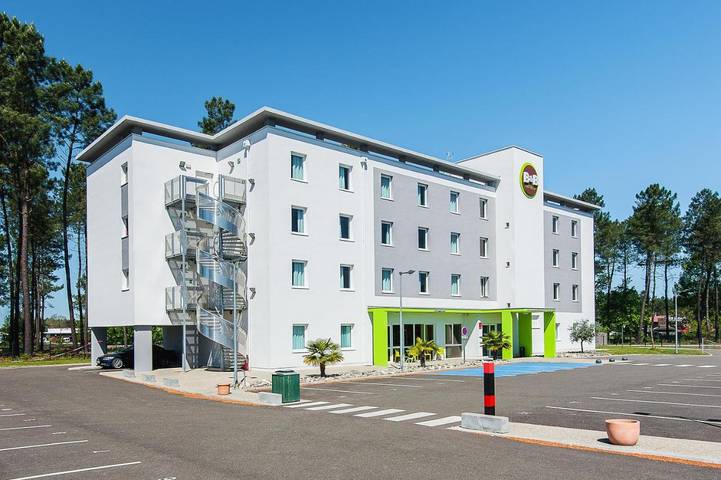 Hôtel pour 2 personnes, avec Terrasse ainsi que Jardin et Vue à Saint-Avit (Landes)