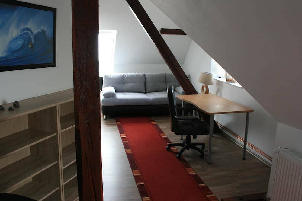 Ganze Wohnung, Apartment-Standard-Eigenes Badezimmer-Gartenblick-Maisonette in Bad Nenndorf, Landkreis Schaumburg