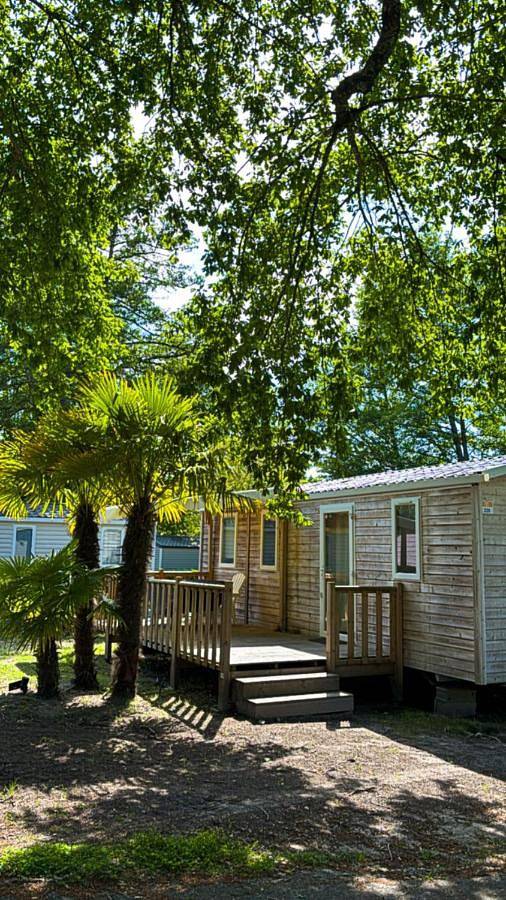 Camping für 6 Personen, mit Terrasse und Garten sowie Pool und Ausblick in Lit-et-Mixe
