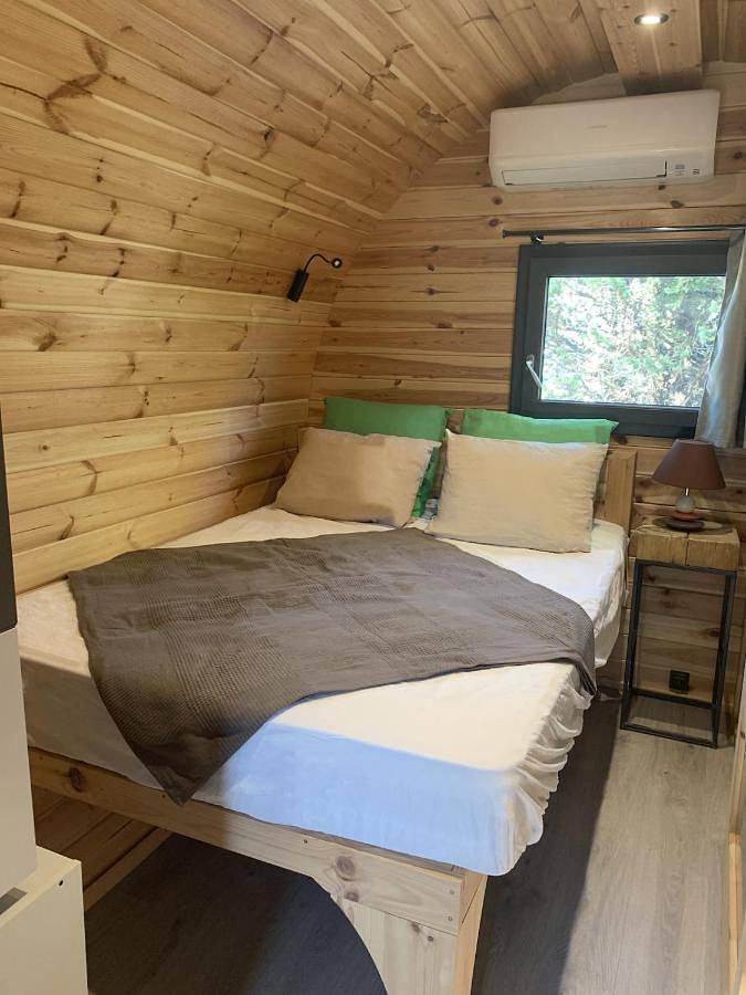 Gîte pour 2 personnes, avec jardin et terrasse ainsi que vue et piscine dans Le Triadou - 2