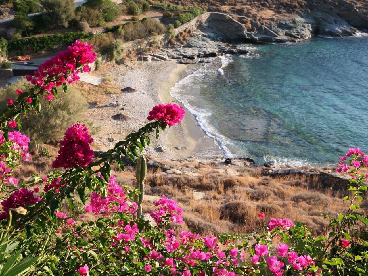 Ganze Wohnung, Luxuriöse, ruhige Wohnung direkt am Meer - Privatstrand in Kea