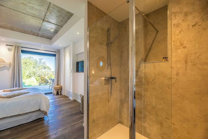 Gîte pour 6 personnes, avec piscine ainsi que terrasse et sauna dans Plage De L Ovu Santu - 3