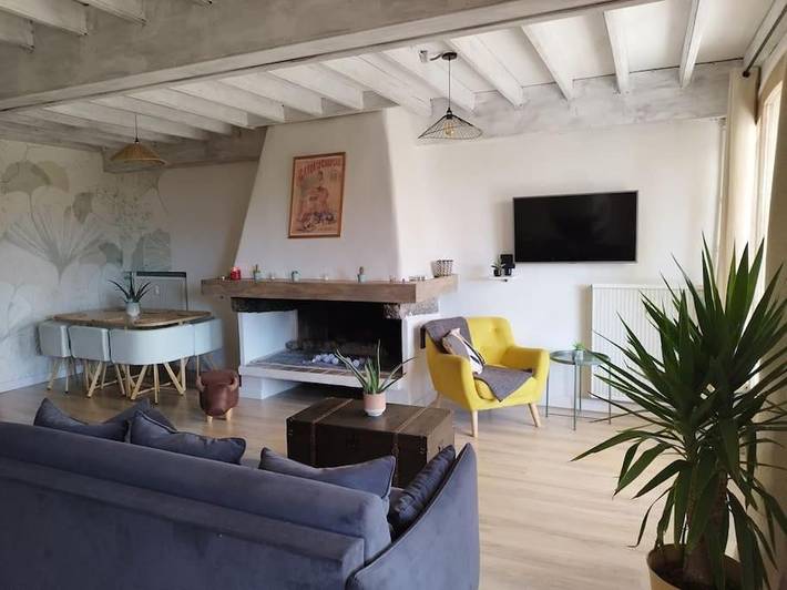 Gîte pour 6 personnes, avec piscine et jardin ainsi que vue et vue sur le lac, adapté aux familles à Prunières - 3