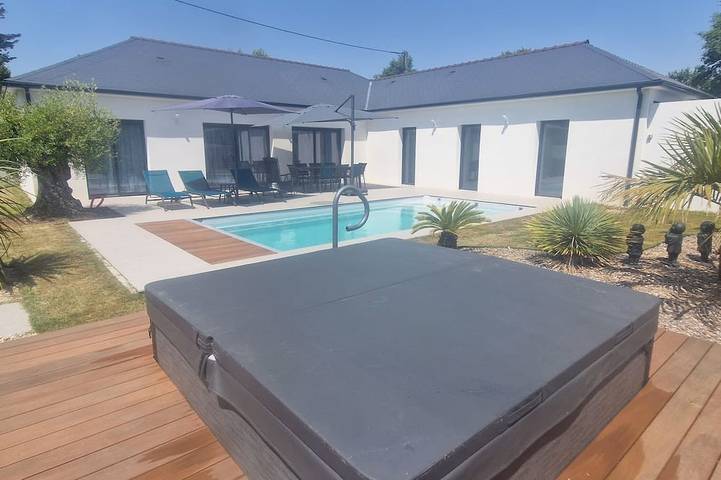 Maison de vacances pour 9 personnes, avec terrasse ainsi que jardin et jacuzzi à Arzal
