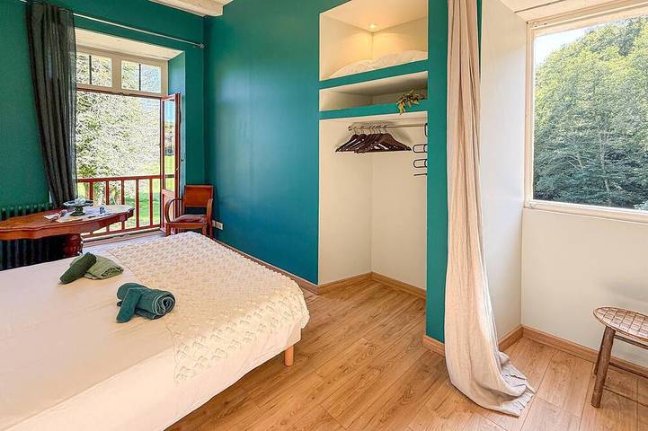 Location de vacances pour 8 personnes, avec terrasse à Saint-Paul-la-Roche - 2