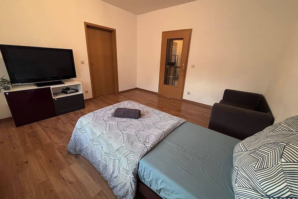 Ganze Wohnung, Flat for 6✭ Free bike ✭ best for employees in Elsteraue, Burgenlandkreis
