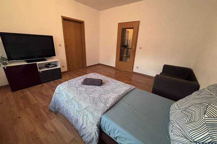 Ganze Wohnung, Flat for 6✭ Free bike ✭ best for employees in Elsteraue, Burgenlandkreis