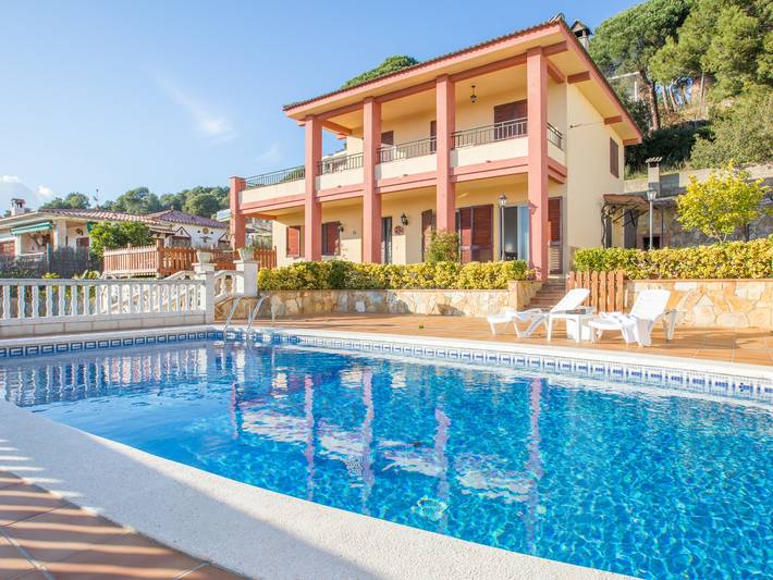 Ferienhaus für 9 Personen, mit Terrasse und Garten in Blanes