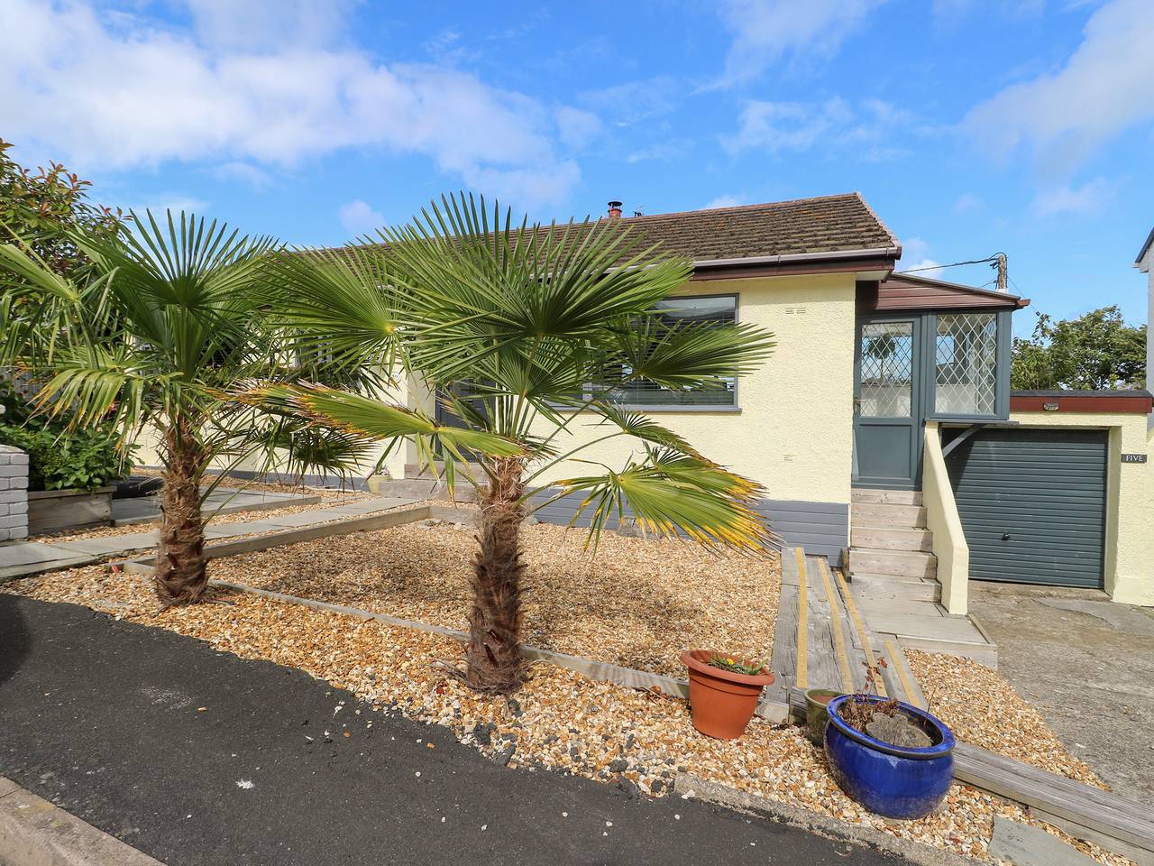 Daisy Cottage in Benllech, Isle of Anglesey