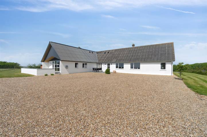 Ferieudlejning for 10 personer, med jacuzzi og terrasse i Morsø