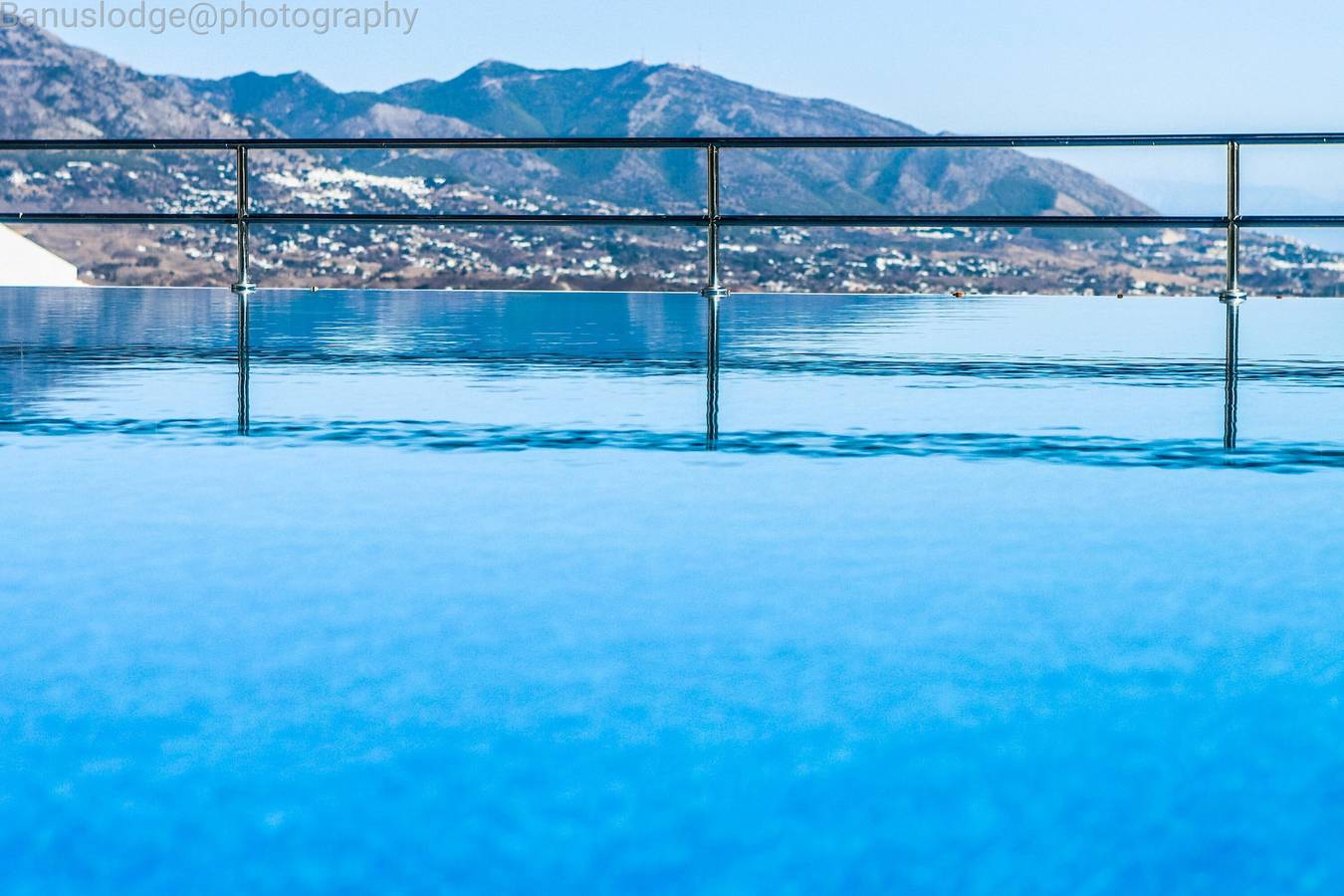 Appartement entier, Mairena Forest sea view & pool in Urbanizacion Las Jacarandas, Ojén