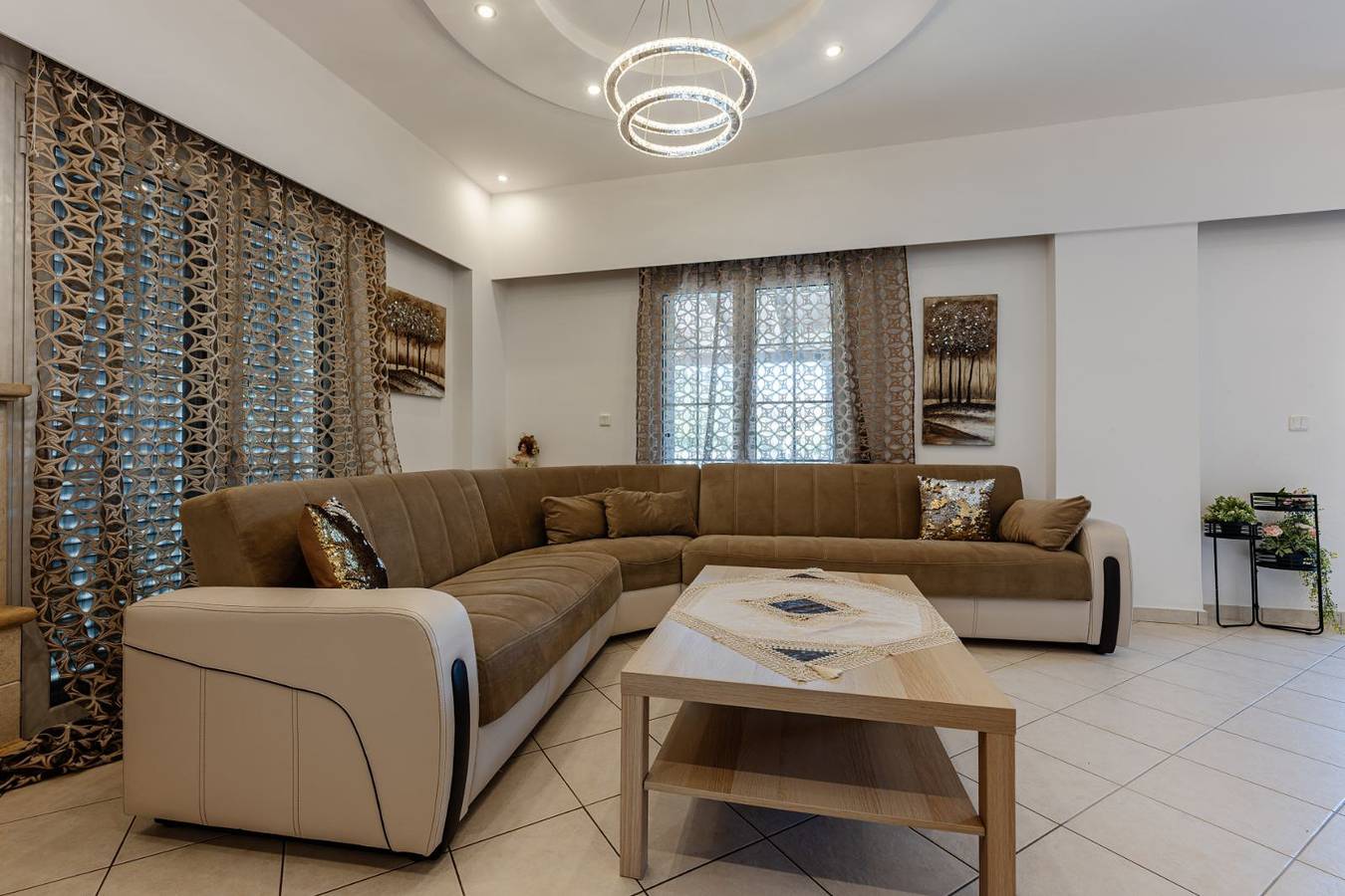 Appartamento intero, Appartamento 'Eleni's Ground Floor' con balcone, Wi-Fi e aria condizionata in Alykanas, Alykes