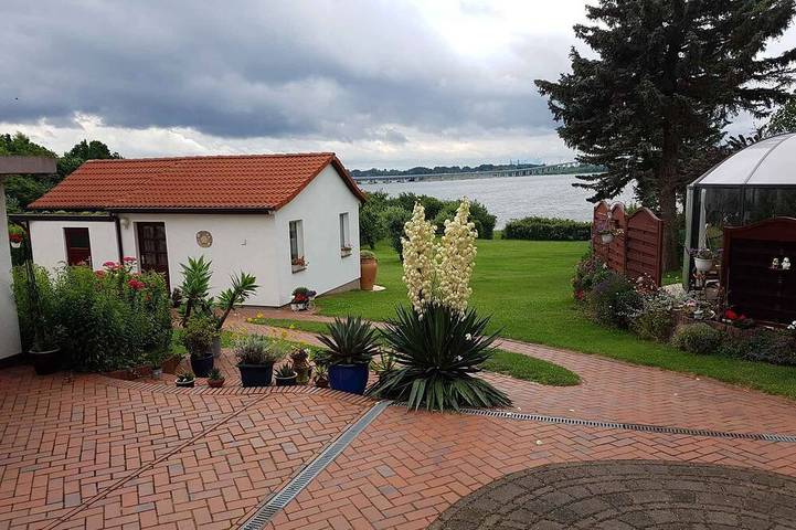 Ferienhaus für 3 Personen, mit Garten in Altefähr