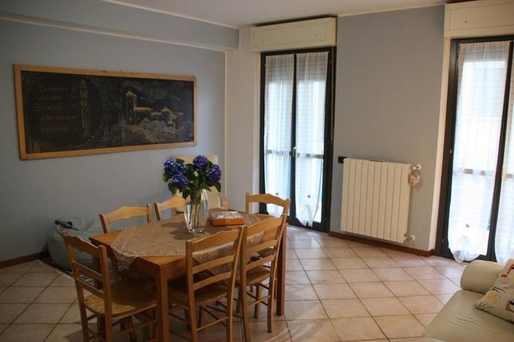 Gîte pour 4 personnes, avec balcon et jardin, animaux acceptés dans Angera - 2