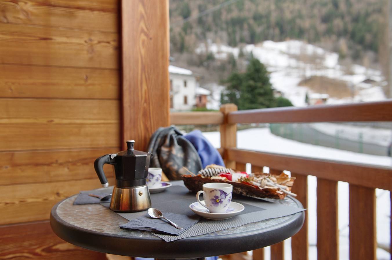 Appartamento intero, Appartamento 'Le Cervin' con balcone e Wi-Fi in Maen, Valtournenche