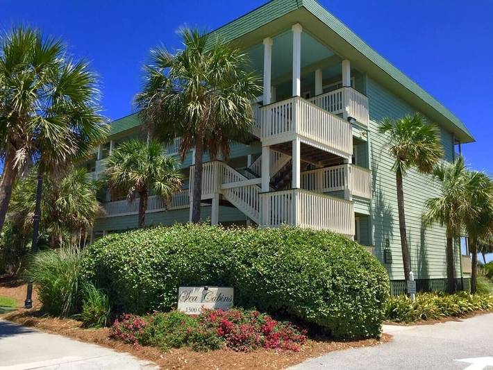 Vacation rental for 4 people, with balcony and pool in Isle of Palms