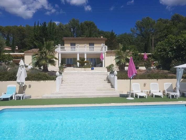 Location de vacances pour 6 personnes, avec piscine ainsi que jardin et jacuzzi à Lorgues - 2