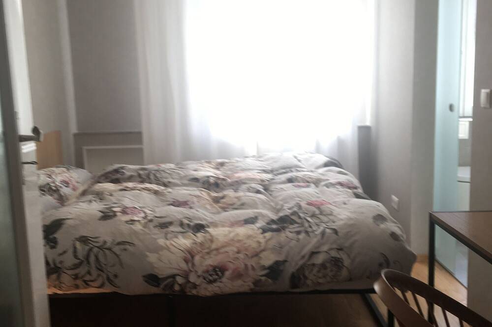 Appartement entier, Tout nouveau! Séjour de luxe avec vue sur la forteresse et Wifi in Würzburg, Région viticole de Franconie