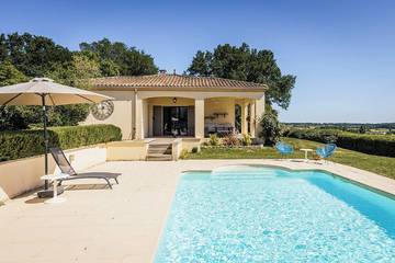 Gîte pour 4 personnes, avec jardin ainsi que jacuzzi et balcon à Montaut (Dordogne)