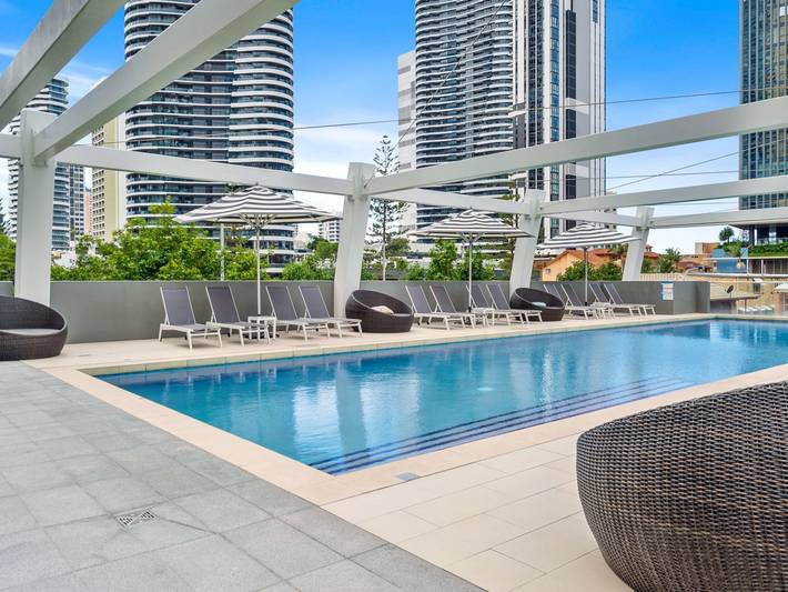 Vacation rental for 4 people, with balcony/terrace and pool, kid friendly in Gold Coast