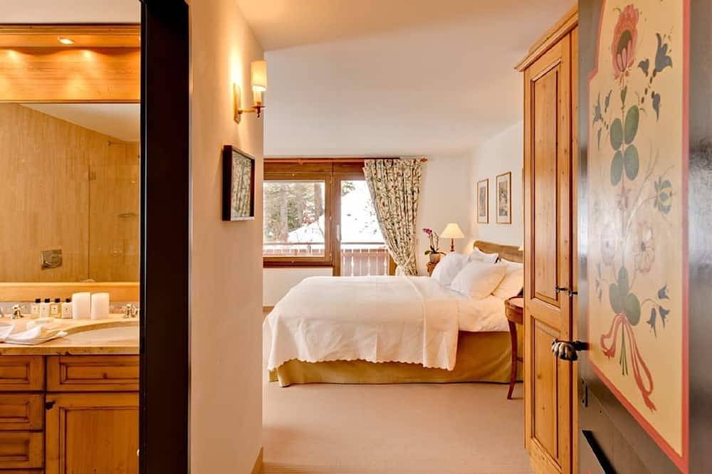 Luxe traiteur chalet, vue sur le Cervin, un bain à remous en plein air, à 100 mètres de pistes et ascenseur in Zermatt, Alpes valaisannes