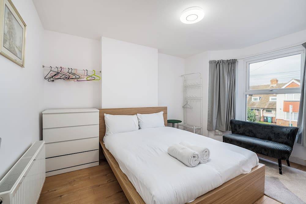 Entire apartment, Central, Cosy 1st floor Apartment - Pass the Keys in Watford, Hertfordshire