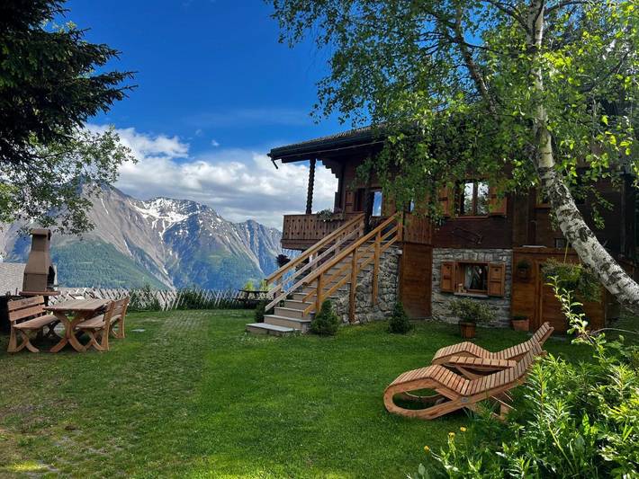 Ferienwohnung für 4 Personen, mit Balkon und Terrasse sowie Garten und Ausblick