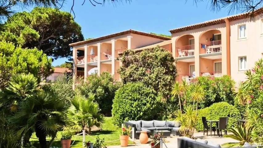 Gîte pour 6 personnes, avec Terrasse ainsi que Jardin et Piscine dans Plage La Badine - 2