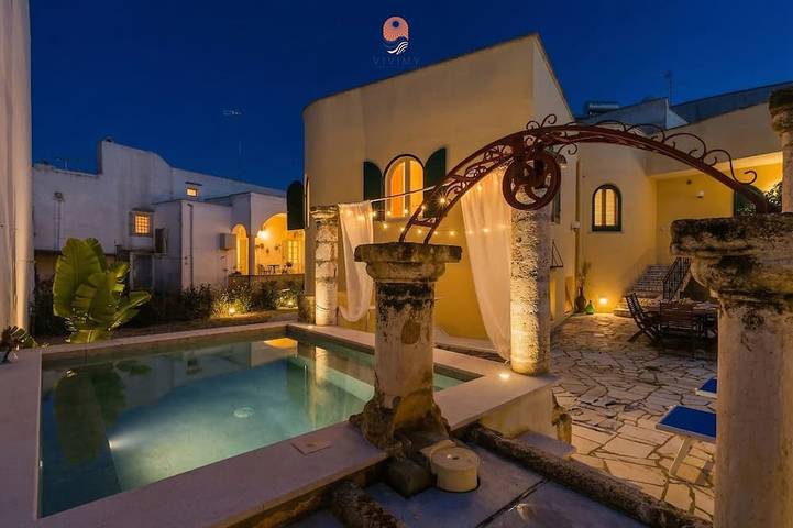 Ferienhaus für 9 Personen, mit Balkon und Garten sowie Pool, mit Haustier