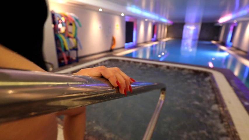 Hôtel pour 2 personnes, avec sauna et terrasse ainsi que jacuzzi et piscine
