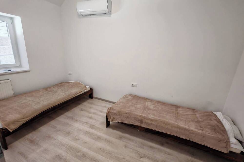 Ganze Wohnung, Workstay Apartment – Moderner Komfort mit privatem Parkplatz, in der Nähe von Annehmlichkeiten der Stadt in Ketschkemet, Kecskeméti járás