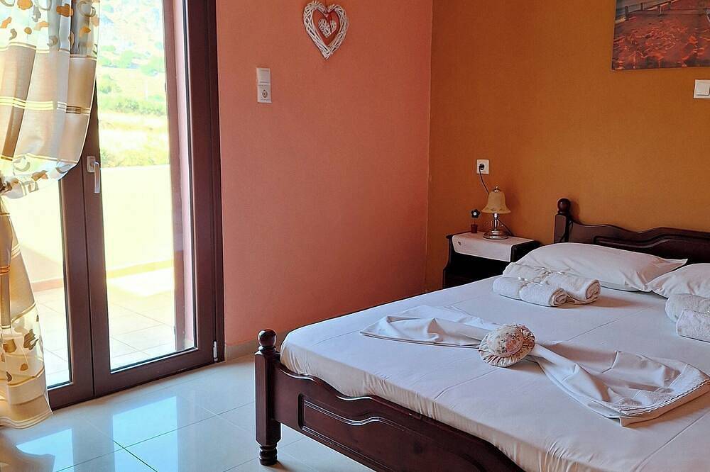 Ganze Wohnung, Dreamy South Apartment mit Meerblick & Pool – Obergeschoss, Frangokastello Kreta in Chania und Umgebung