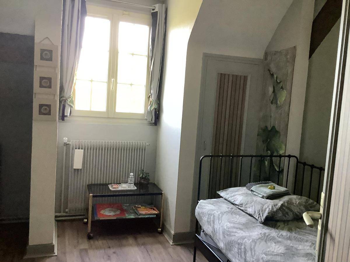 Double Room with Private Bathroom in Méré, Parc naturel régional de la Haute Vallée de Chevreuse