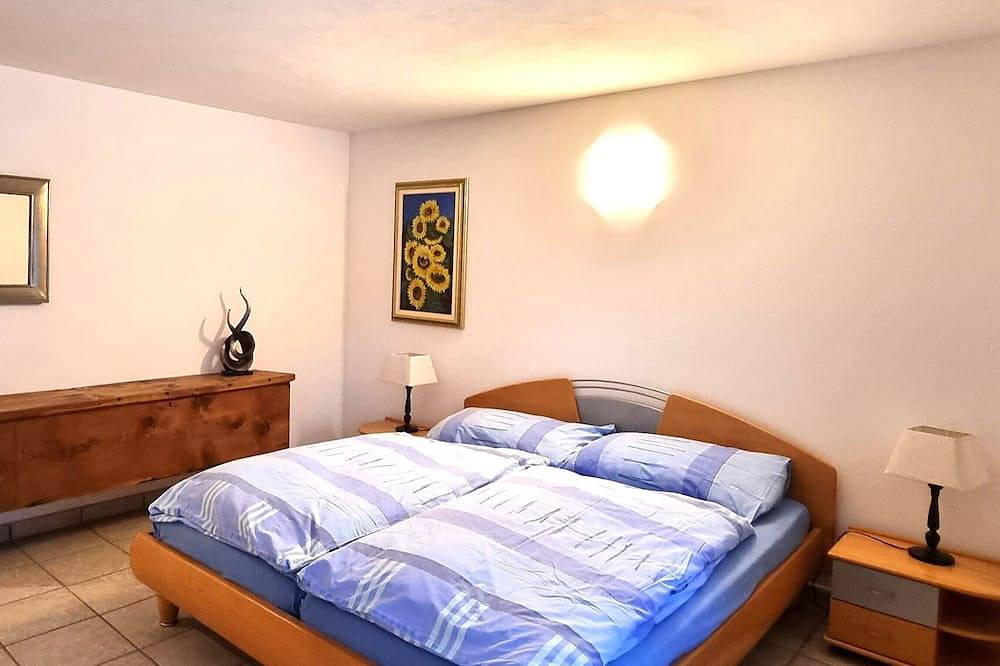 Auf der Suche nach der Essenz und Romantik der schweizerisch-italienischen Region Tessin? in Brione, Tessiner Alpen