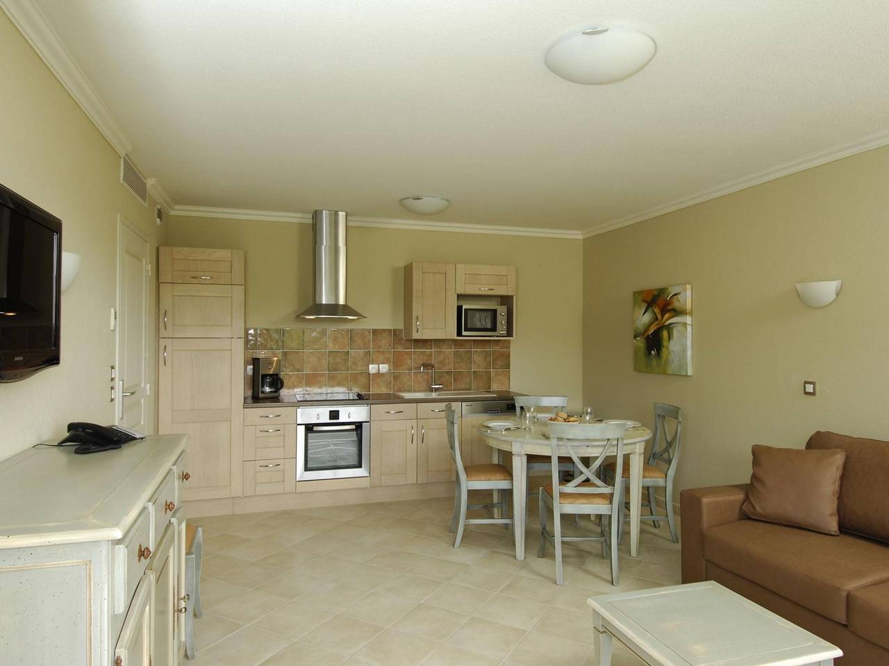 Appartement entier, Beautiful apartment with Ac, near Lac de Saint-Cassien in Callian, Région de Draguignan