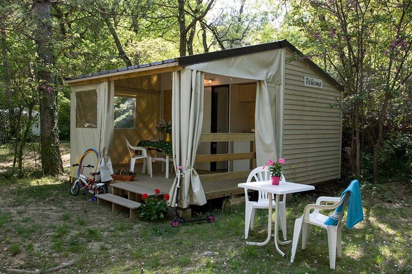 Camping 4 étoiles - Piscine in Saignon, Regionaler Naturpark Luberon