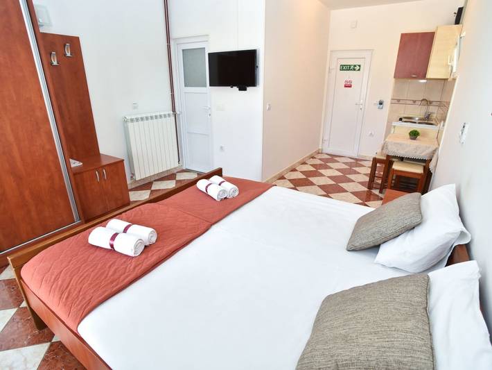 Gîte pour 2 personnes, avec balcon dans Tivat - 4