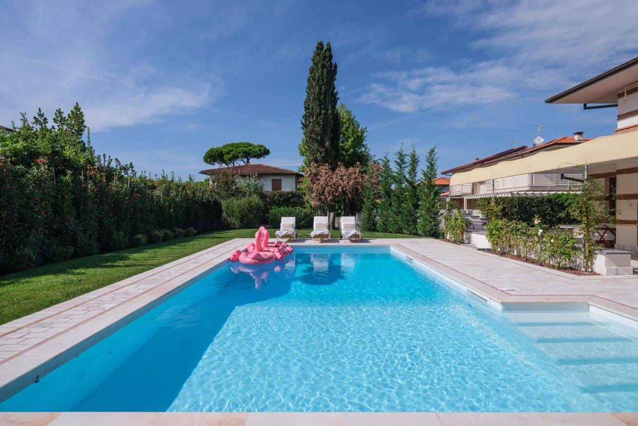 Ganze Wohnung, Ferienwohnung für 14 Personen mit Sauna in Forte dei Marmi, Italienische Riviera