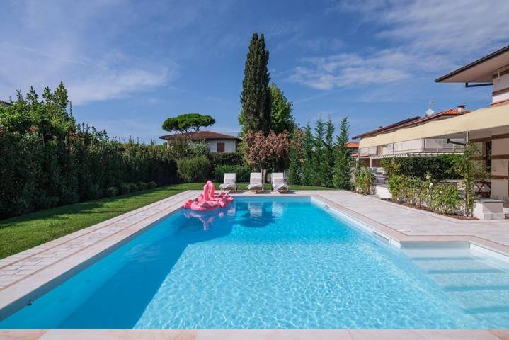 Ferienwohnung für 14 Personen, mit Pool und Garten sowie Whirlpool und Sauna in Forte dei Marmi - 3