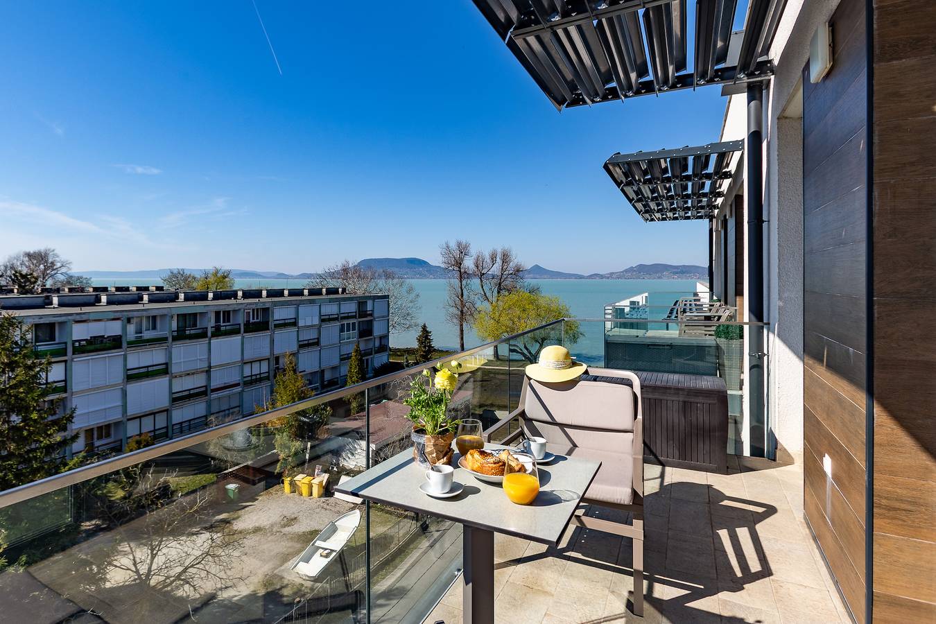 Entire apartment, Sunset Resort 409 With Pool in Fonyód, Southern Shore of Lake Balaton