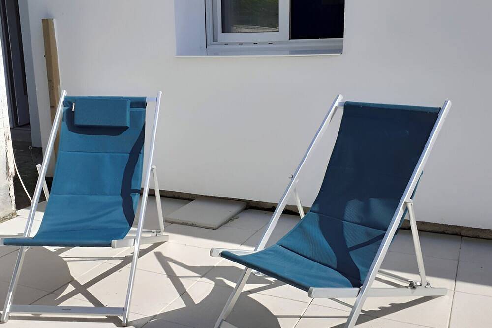 Ganze Wohnung, Quiet T1 in St Marc sur Mer, 5 min walk to the beach, terrace and large bed! in Saint-Nazaire, Côte d'Amour