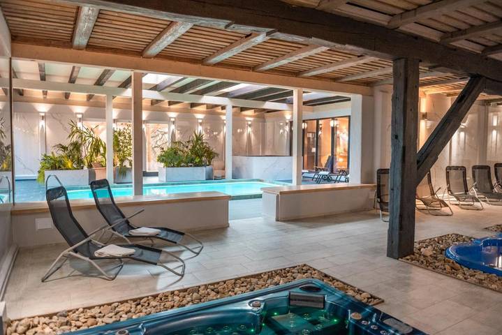 Bed and breakfast for 2 personer, med have og sauna såvel som udsigt og pool, husdyr tilladt - 1