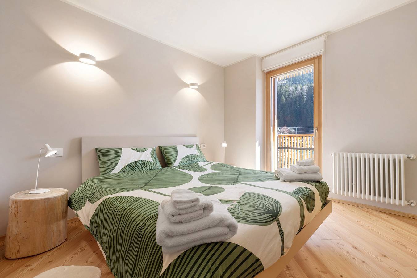 Ganze Wohnung, Ferienwohnung 'Yellow' mit Bergblick, Balkon und Wi-Fi in Carisolo, Adamello-Presanella-Alpen