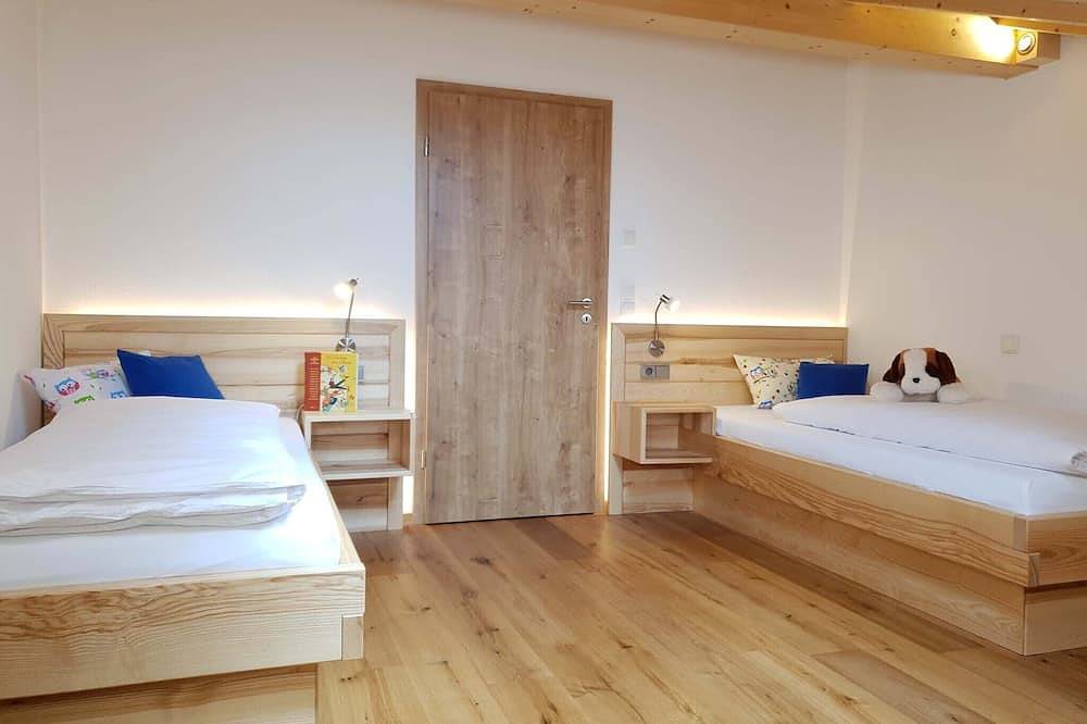 Ganze Wohnung, Ferienwohnung Seeblick, 82 qm Maisonette, 2 separate Schlafzimmer in Söchtenau, Landkreis Rosenheim