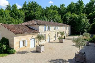 Location de vacances pour 15 personnes à Cherves-Richemont