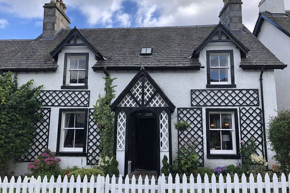 Häuschen der Köche. Idyllisches Häuschen aus dem 18. Jahrhundert. in Kenmore, Perthshire
