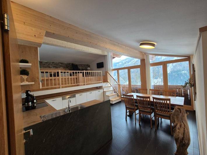 Ferienwohnung für 5 Personen, mit Ausblick und Garten in Virgen