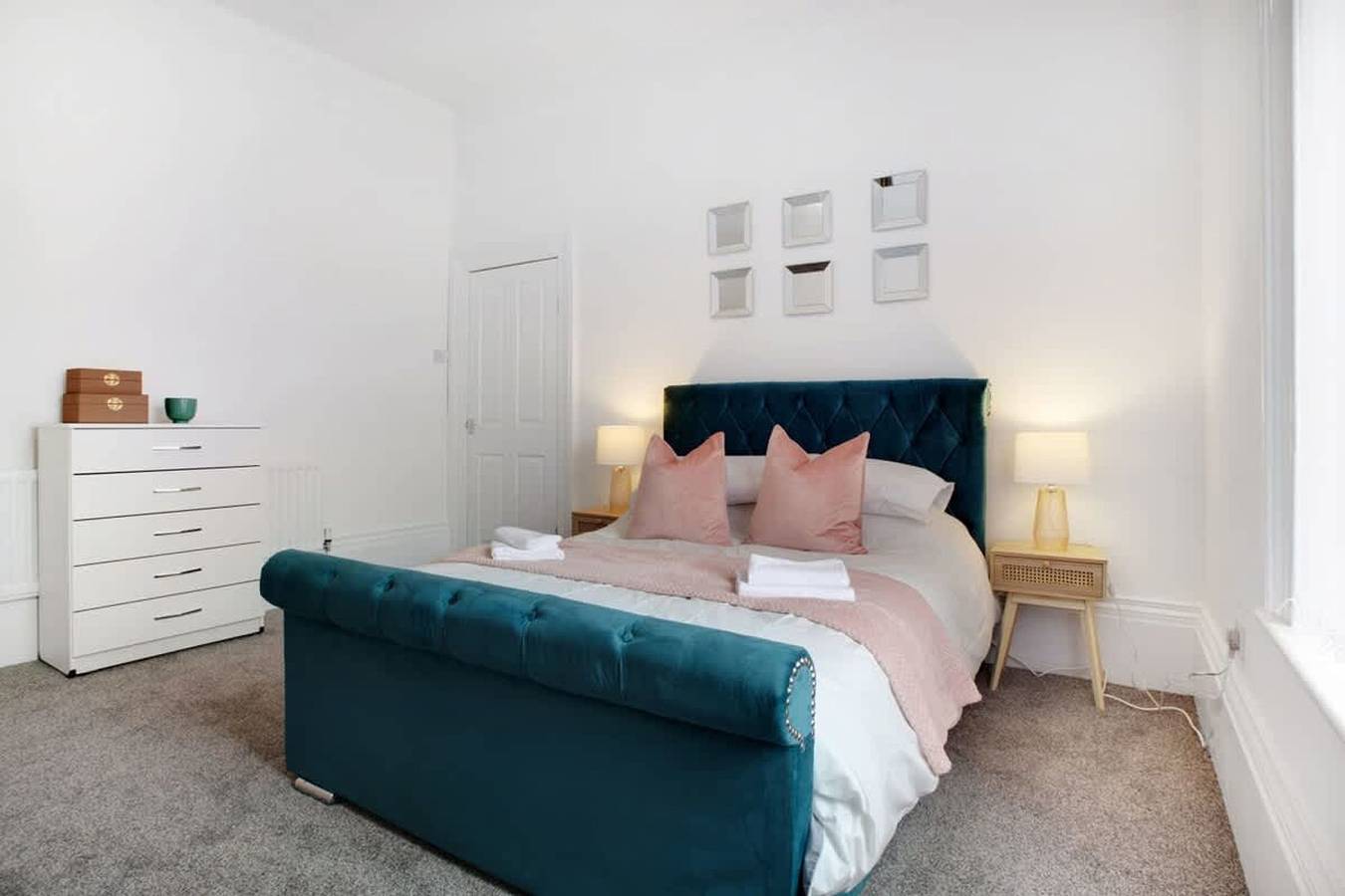Spacious Home for Groups   Contractors  Free Wifi in Sunderland