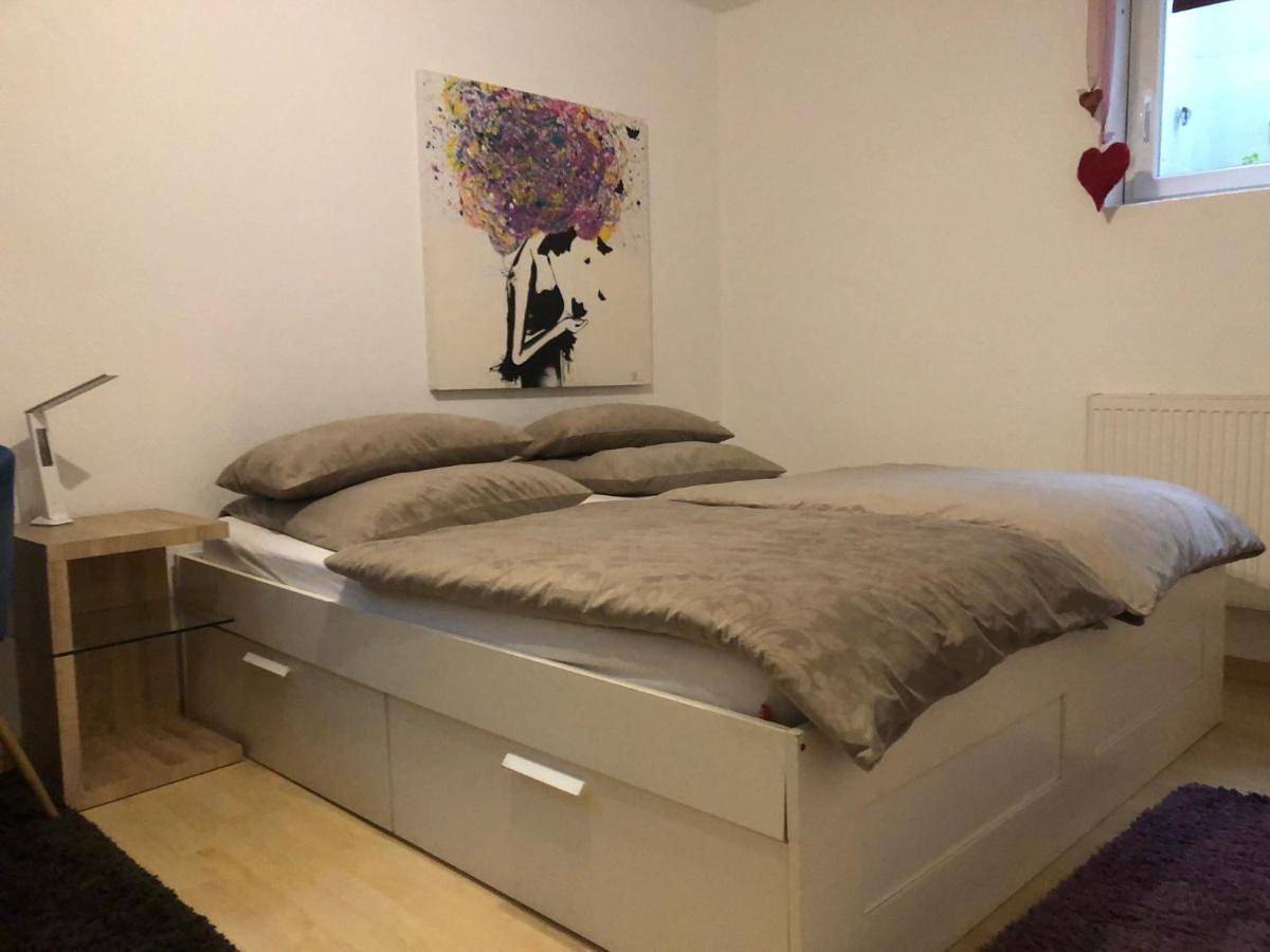Ganze Ferienwohnung, Christine Oparaugo - Privatzimmer mit Dusche in Leutkirch im Allgäu, Region Bodensee-Oberschwaben